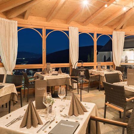 Hotel Alpenfrieden Maranza Bagian luar foto