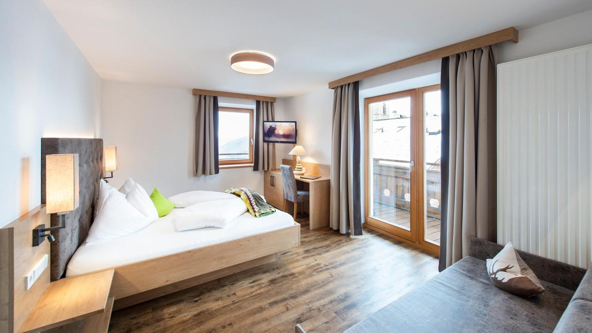 Hotel Alpenfrieden Maranza Bagian luar foto