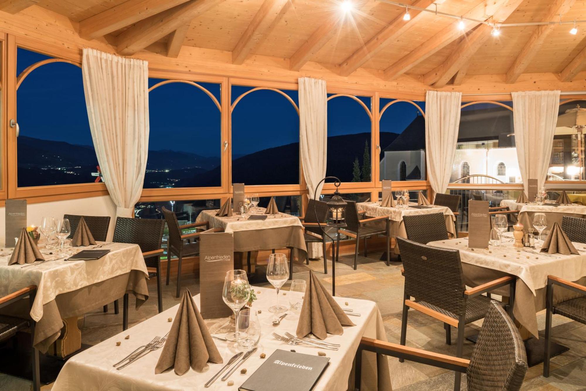 Hotel Alpenfrieden Maranza Bagian luar foto