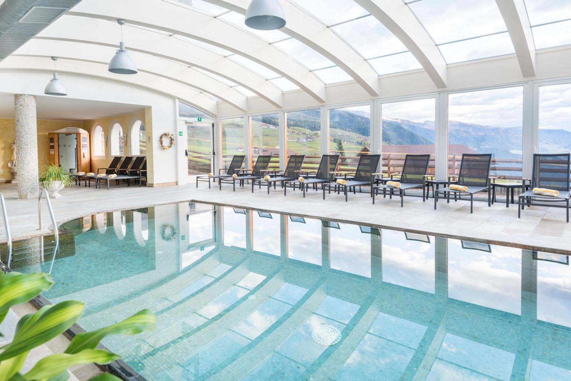 Hotel Alpenfrieden Maranza Bagian luar foto