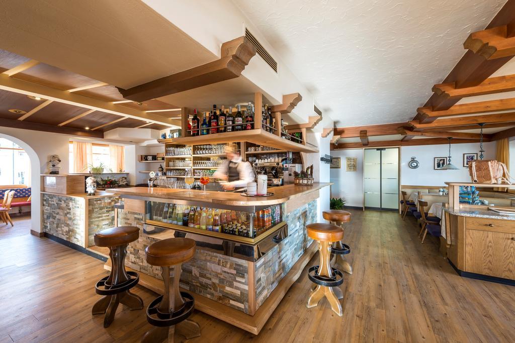 Hotel Alpenfrieden Maranza Bagian luar foto