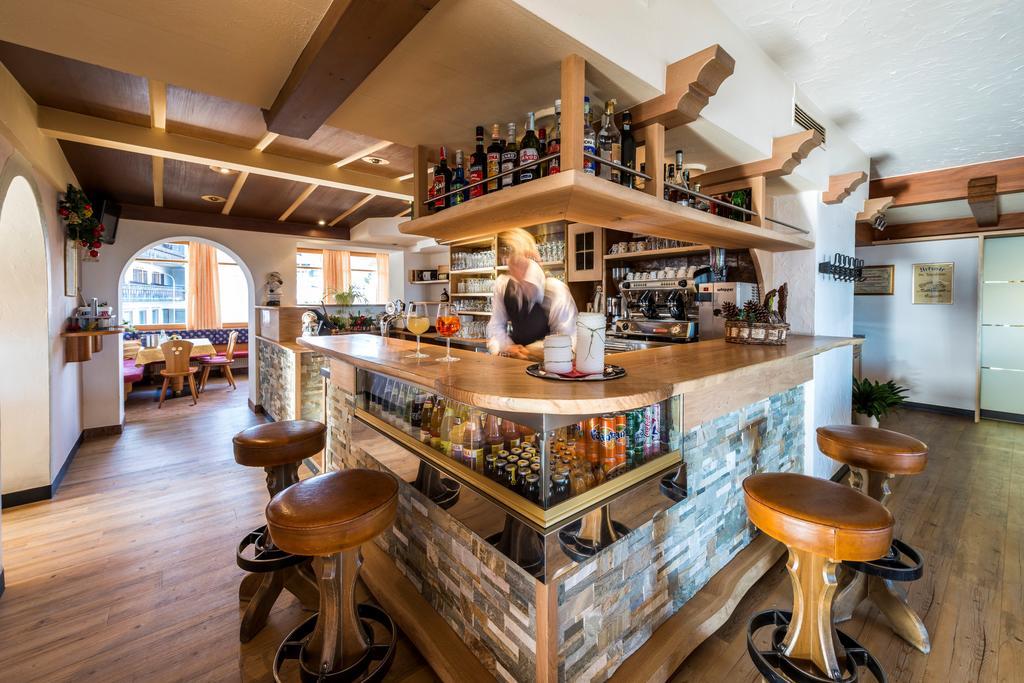 Hotel Alpenfrieden Maranza Bagian luar foto