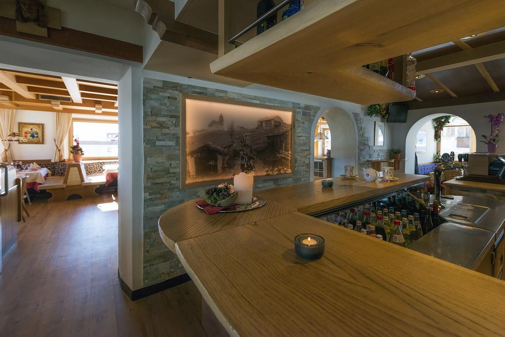 Hotel Alpenfrieden Maranza Bagian luar foto