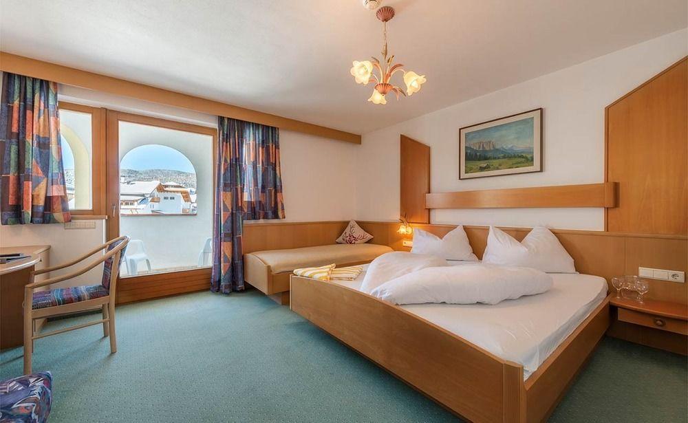 Hotel Alpenfrieden Maranza Bagian luar foto