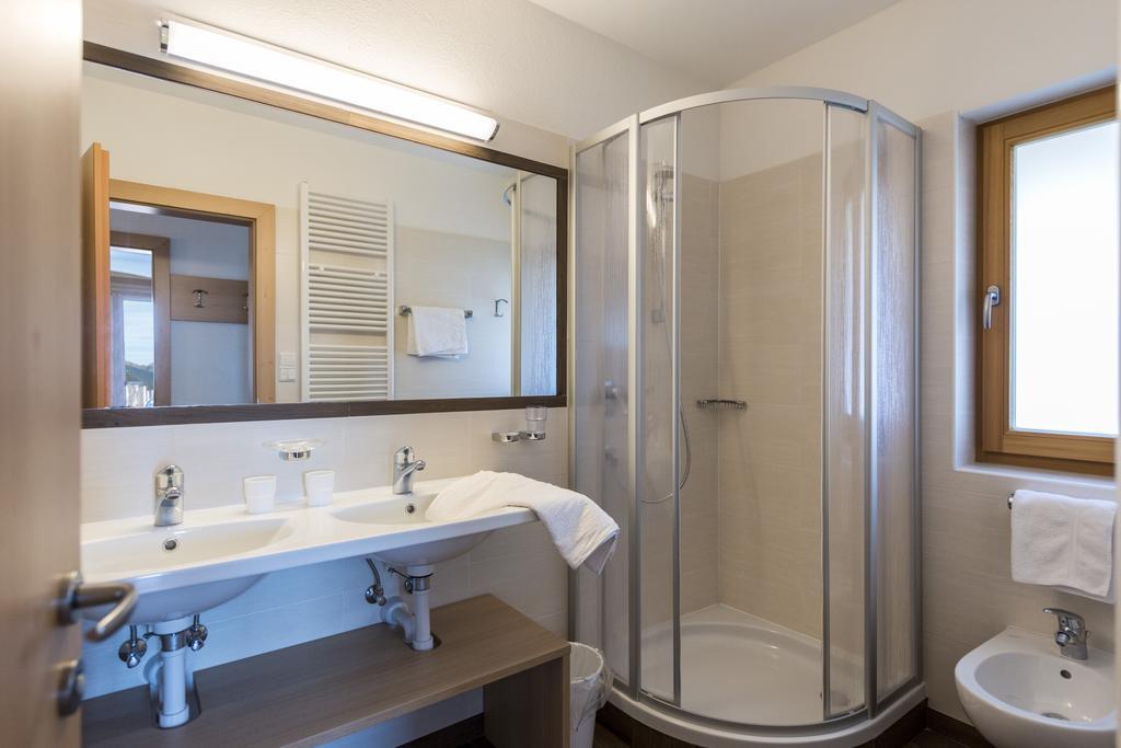 Hotel Alpenfrieden Maranza Bagian luar foto