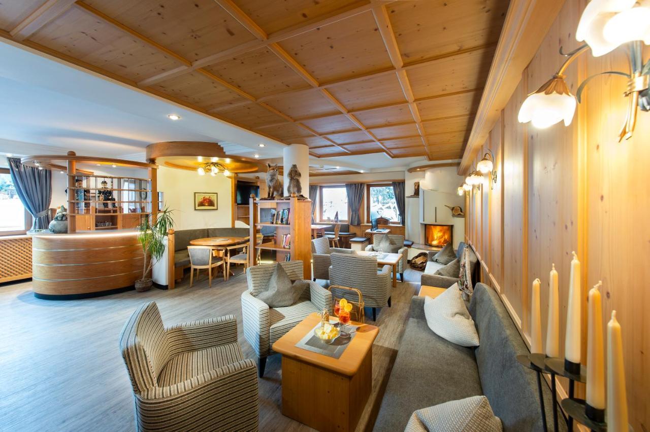 Hotel Alpenfrieden Maranza Bagian luar foto