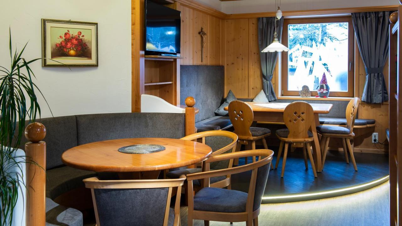Hotel Alpenfrieden Maranza Bagian luar foto